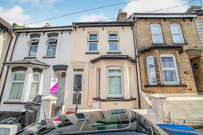 1 Bedroom Flat To Rent In Sturla Road, Chatham, Kent, ME4