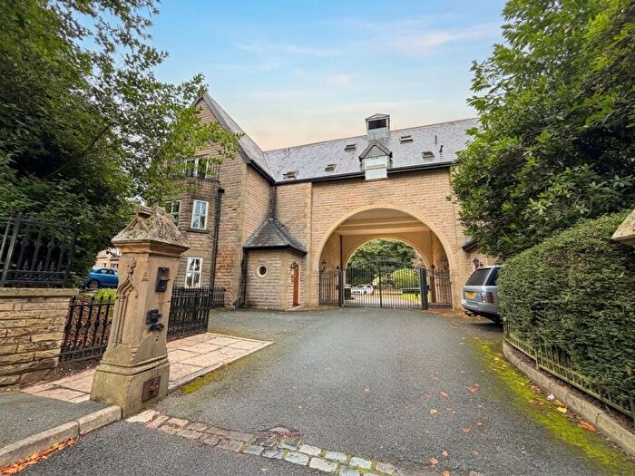 2 Bedroom Flat For Sale In Chaseley Road, The Gatehouse, M6