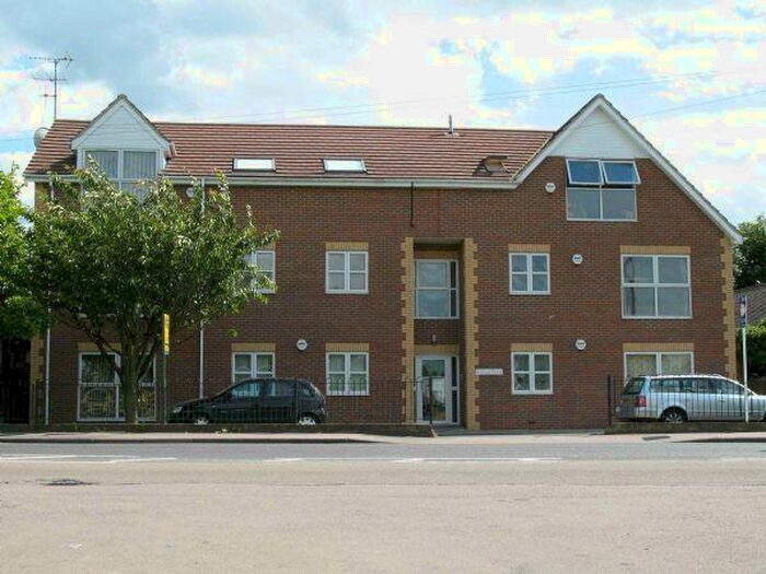 2 Bedroom Apartment To Rent In Ashleigh House, Cardington Road, Bedford, MK42
