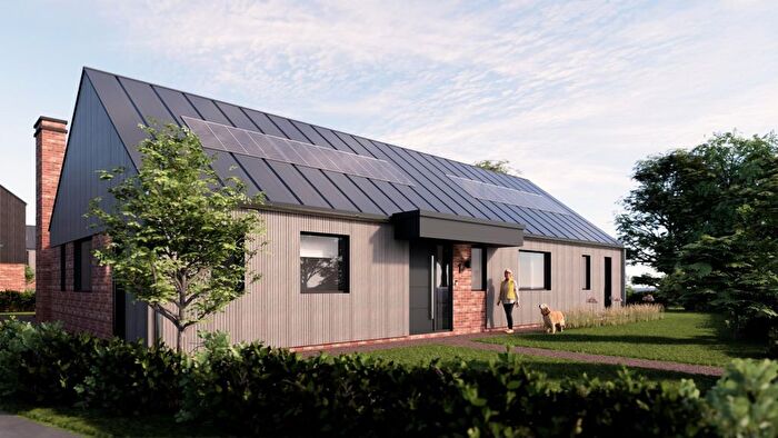 3 Bedroom Bungalow For Sale In Pool Yard, Woonton, HR3