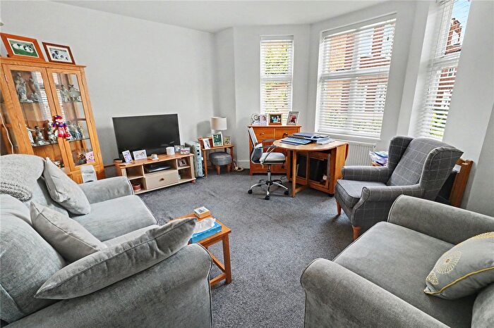 2 Bedroom Flat To Rent In Oakfield Court, Haslemere Road, Crouch End, London, N8