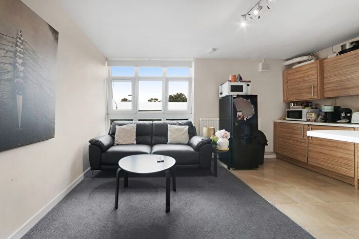 4 Bedroom Flat To Rent In Putney, London, SW15