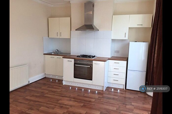 2 Bedroom Flat To Rent In First Floor, Tottenham, London, N17