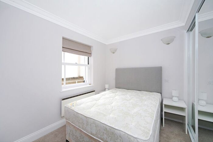 1 Bedroom Flat For Sale In Beaufort Gardens, London, SW3