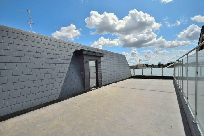 2 Bedroom Apartment To Rent In Flitwick, Bedford, MK45