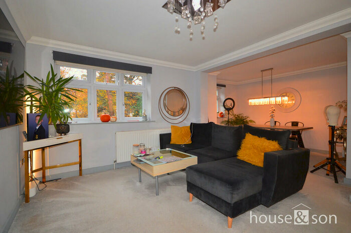 2 Bedroom Apartment To Rent In Queens Park Avenue, BH8