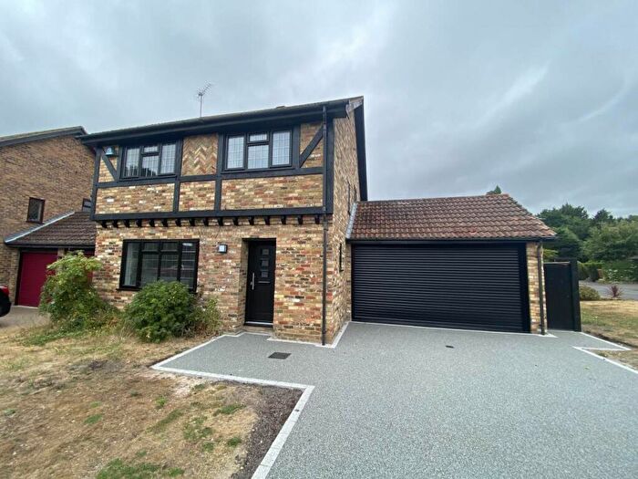 4 Bedroom House To Rent In Lyndhurst Close, Bracknell, RG12