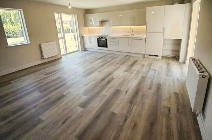 2 Bedroom Flat To Rent In Radcliffe Road, West Bridgford, NG2