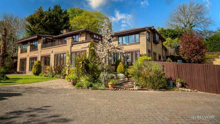 4 Bedroom House For Sale In Cleat Hill Bedford, MK41