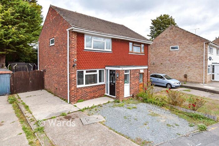 2 Bedroom Semi Detached House For Sale In Forest Hill, Maidstone, Kent, ME15