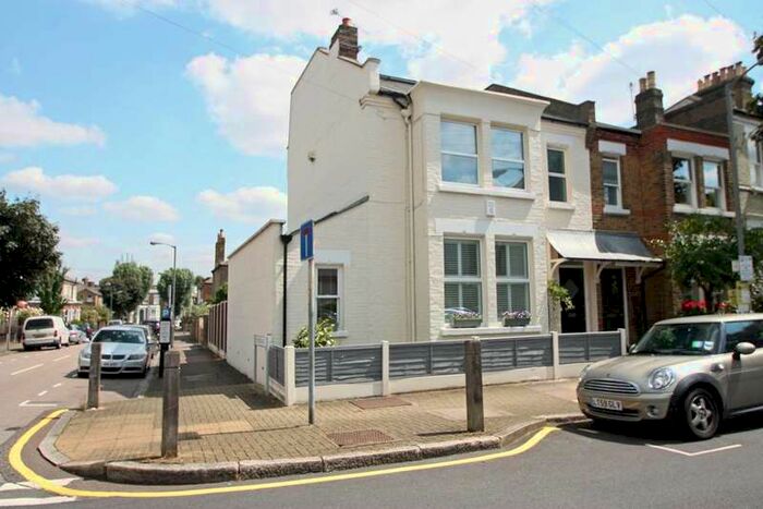 4 Bedroom House To Rent In Amerland Road, Putney, SW18