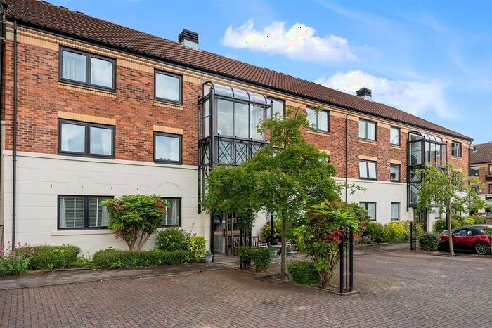 2 Bedroom Flat For Sale In Postern Close, York City Centre, YO23