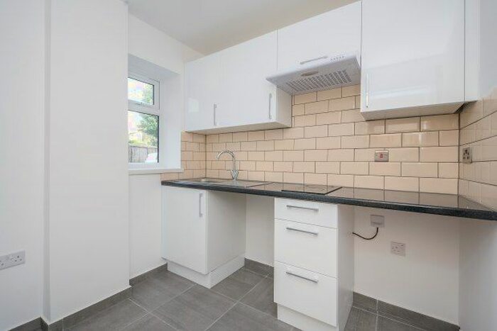 Studio To Rent In - Homesdale Road, Bromley, BR1