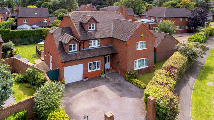 6 Bedroom Detached House For Sale In Chestnut Avenue Bromham Bedford, Bedfordshire, MK43