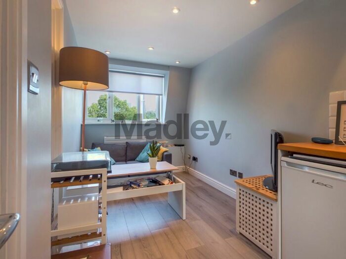 1 Bedroom Flat To Rent In Lower Road, London, SE16