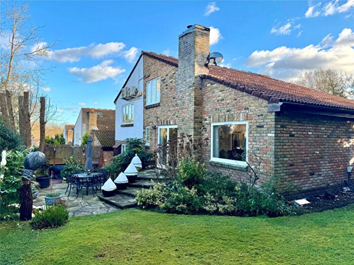 5 Bedroom Detached House For Sale In Warbank Lane, Kingston Upon Thames, KT2