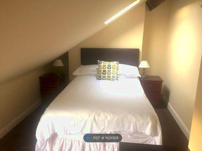 1 Bedroom Flat To Rent In Gillygate, York, YO31