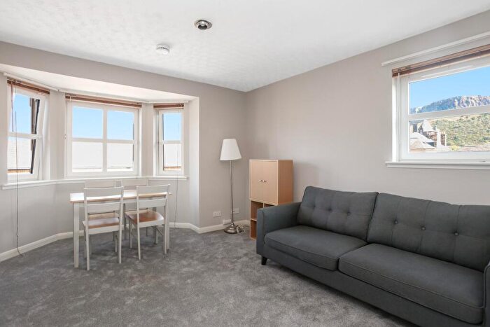 2 Bedroom Flat To Rent In St Leonards Lane, Newington, Edinburgh, EH8