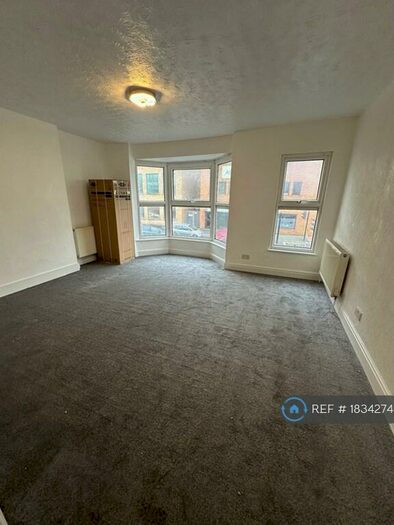 2 Bedroom Flat To Rent In Windsor Road, Slough, SL1