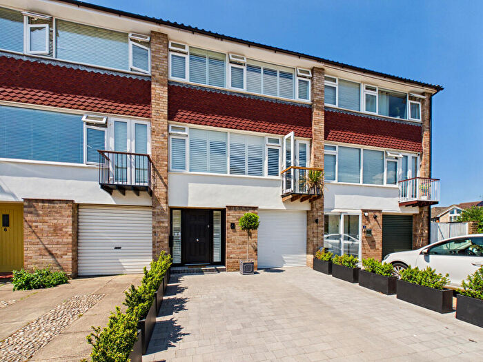 4 Bedroom Terraced House For Sale In Rookery Court, Marlow, Buckinghamshire, SL7