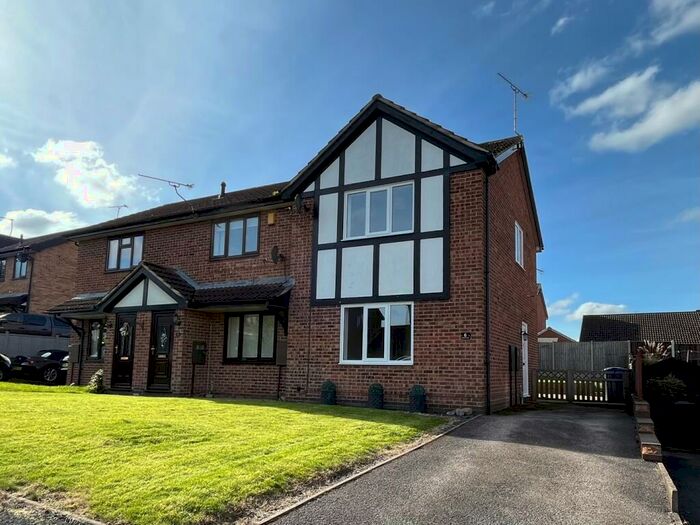 2 Bedroom House To Rent In Kestrel Close, Uttoxeter, ST14