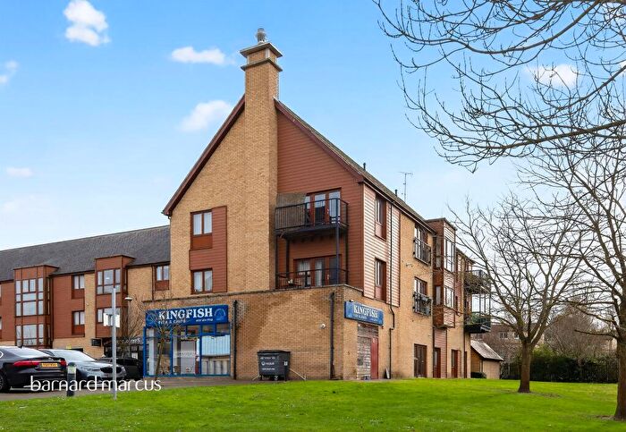 2 Bedroom Flat For Sale In Pelman Way, Epsom, KT19