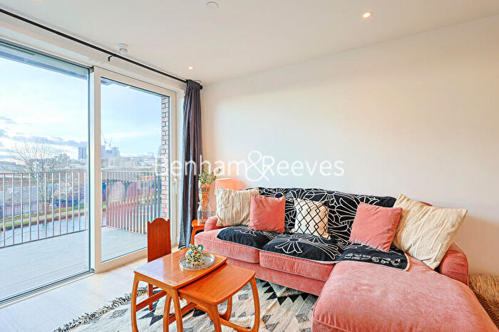 Studio To Rent In Quay Walk, Grand Union, HA0