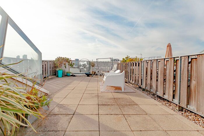 2 Bedroom Flat To Rent In Kingsland Road, Soda Studios, E8