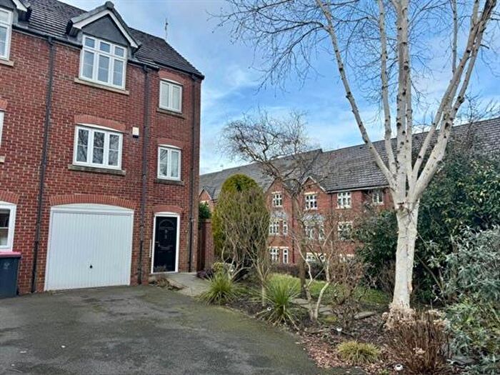 4 Bedroom Town House To Rent In Brattice Drive, Manchester, M27