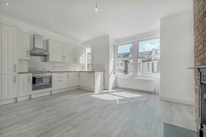 2 Bedroom Apartment To Rent In Minet Gardens, London, NW10