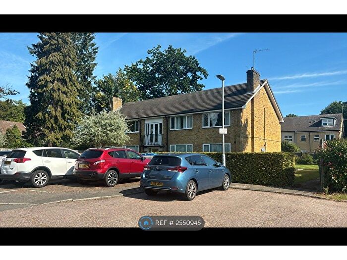 2 Bedroom Flat To Rent In Hempstead Road, Watford, WD17