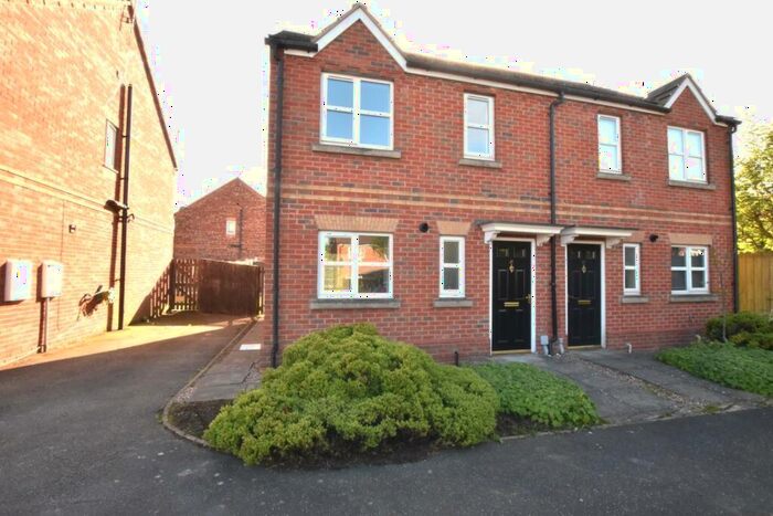3 Bedroom Semi-Detached House To Rent In Dean Road, Scunthorpe, DN17