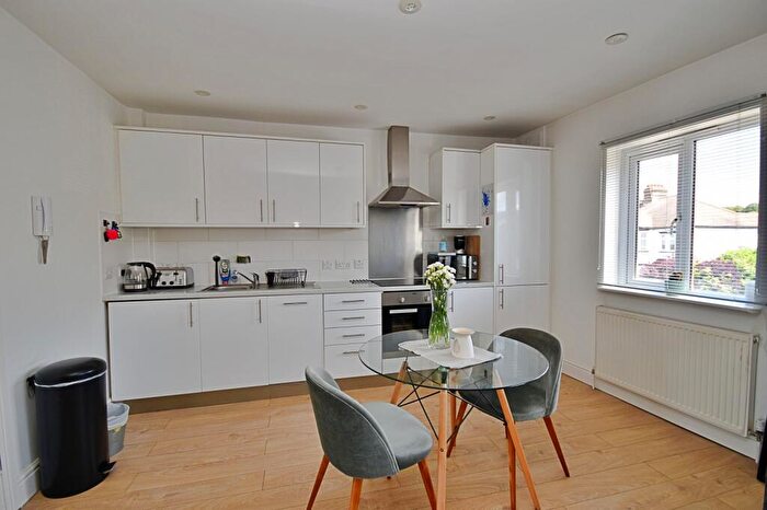 1 Bedroom Flat To Rent In Hale End Road, Woodford Green, Essex., IG8