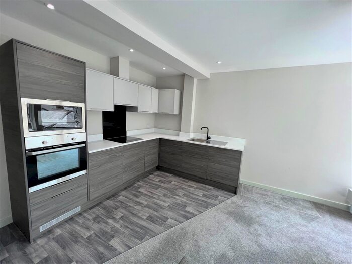 1 Bedroom Apartment To Rent In -Bed Apartment -, Bond Street, Hull, K2