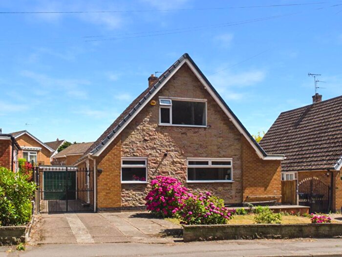4 Bedroom Detached House For Sale In Willow Lane, Gedling, Nottingham, NG4