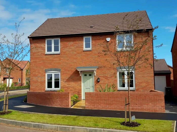 4 Bedroom Detached House To Rent In Chalfont Drive, Nottingham, Nottinghamshire, NG8