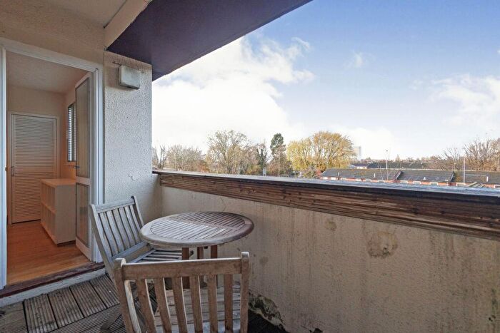 2 Bedroom Flat For Sale In Rosalind Court, Asgard Drive, Salford, Greater Manchester, M5