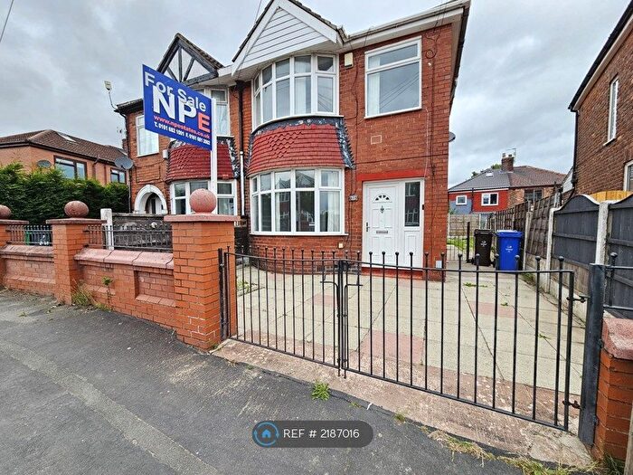 3 Bedroom Semi-Detached House To Rent In Assheton Road, Manchester, M40
