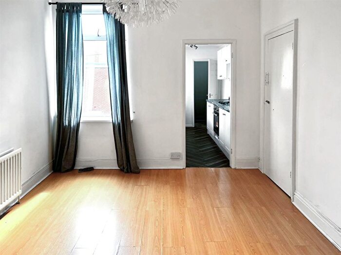 3 Bedroom Flat To Rent In Stanhope Road, South Shields, NE33