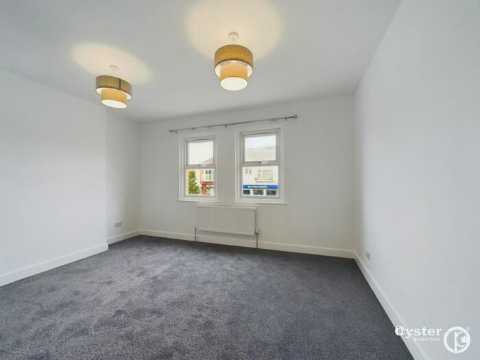 2 Bedroom Flat To Rent In Oxford Road, Reading, RG30