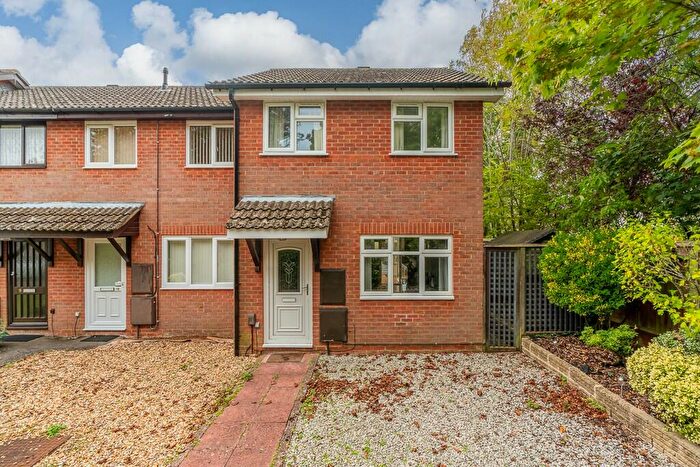 2 Bedroom End Of Terrace House To Rent In Friars Croft, Netley, SO31