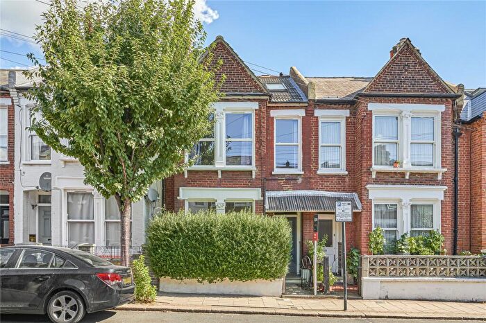 1 Bedroom Flat For Sale In Gaskarth Road, London, SW12