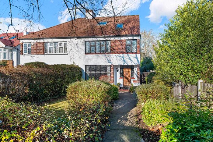 5 Bedroom Semi-Detached House For Sale In Winkworth Road, Banstead, SM7
