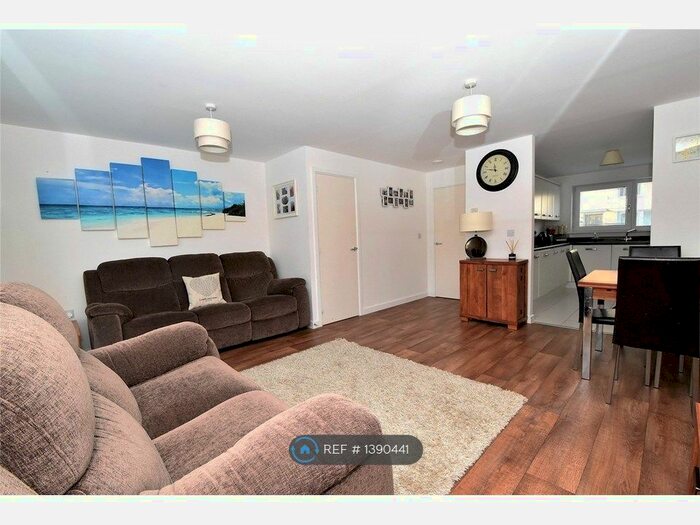 5 Bedroom Terraced House To Rent In Vimy Drive, Dartford, DA1