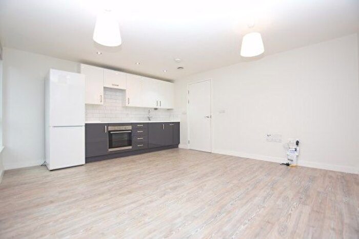 2 Bedroom Flat To Rent In Dun Lane, Sheffield, S3