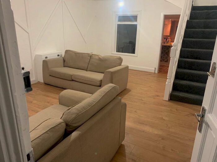 2 Bedroom Flat To Rent In Eastbournia Avenue, Edmonton, London N9