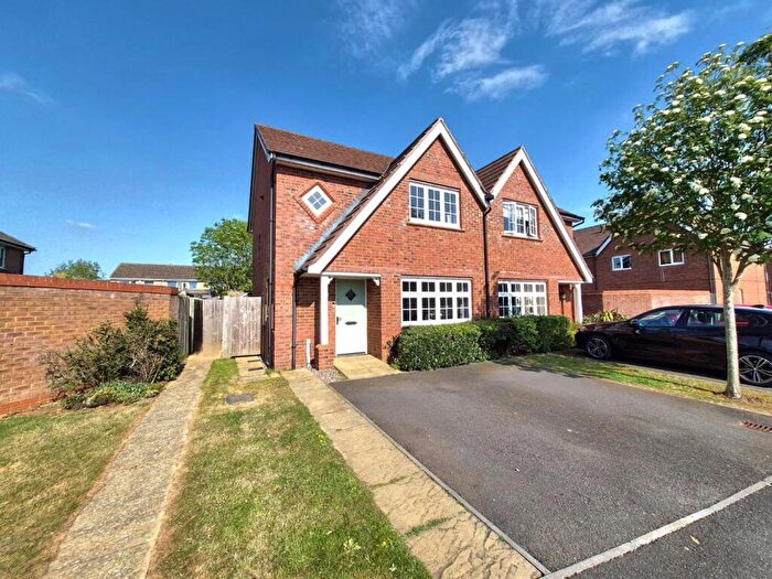 3 Bedroom Semi Detached House For Sale In Thorpe Road, Earls Barton, Northamptonshire, NN6