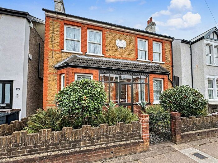 3 Bedroom Detached House For Sale In Victoria Road, Bromley, BR2