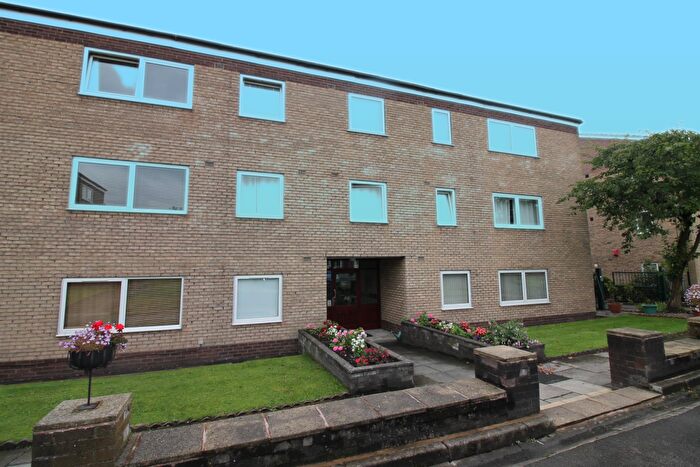 2 Bedroom Apartment For Sale In Harcourt Close, Manchester, M41