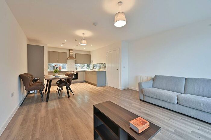 2 Bedroom Flat To Rent In Watford, Watford, WD18